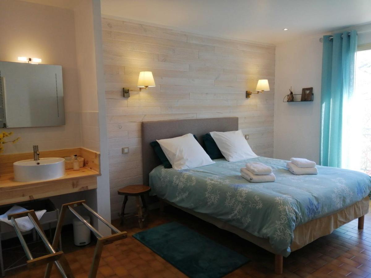 Alabrena Bed & Breakfast Feneyrols ภายนอก รูปภาพ